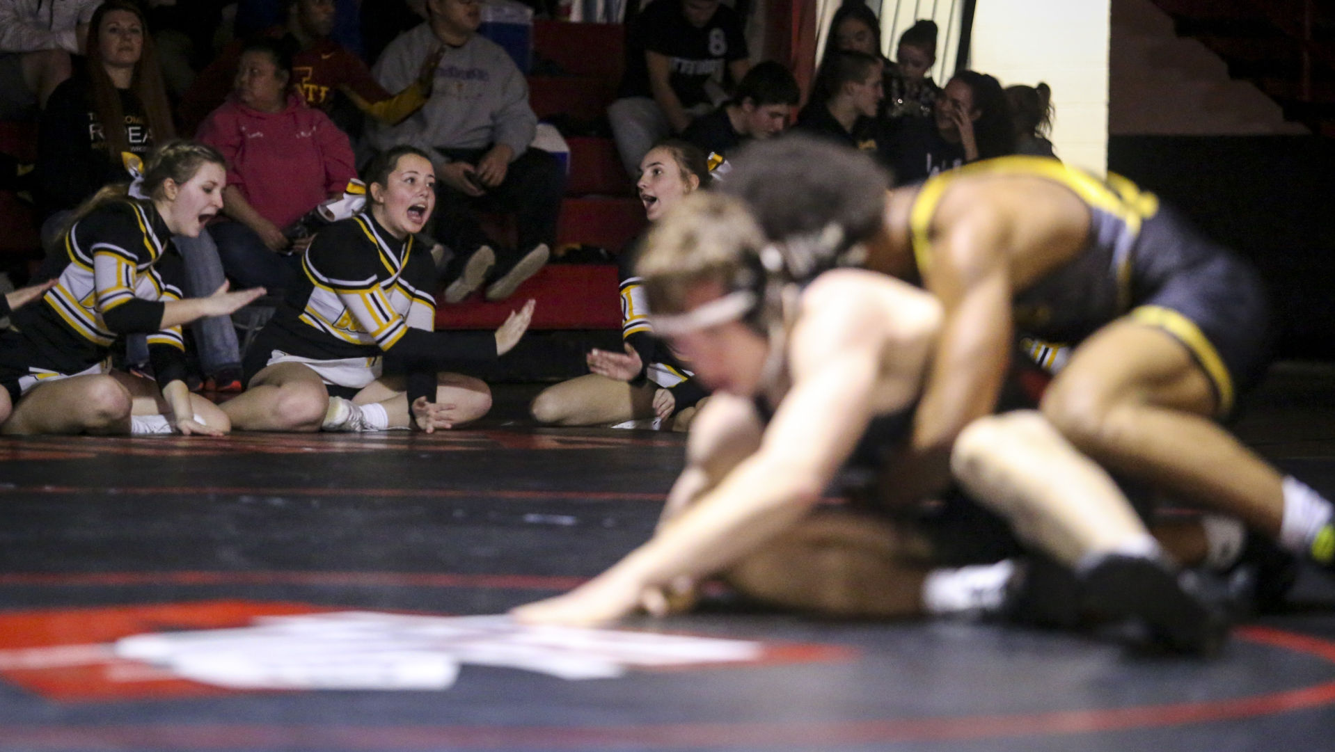 012418-BETTENDORF-ASSUMPTION-WRESTLING-033